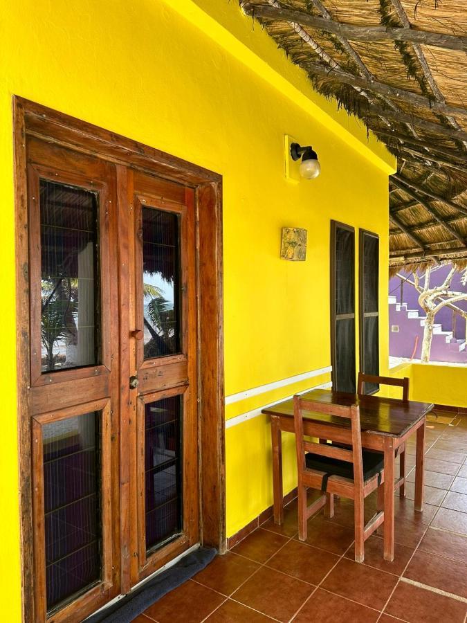 Ecological Hotel Maya Luna Mahahual Esterno foto