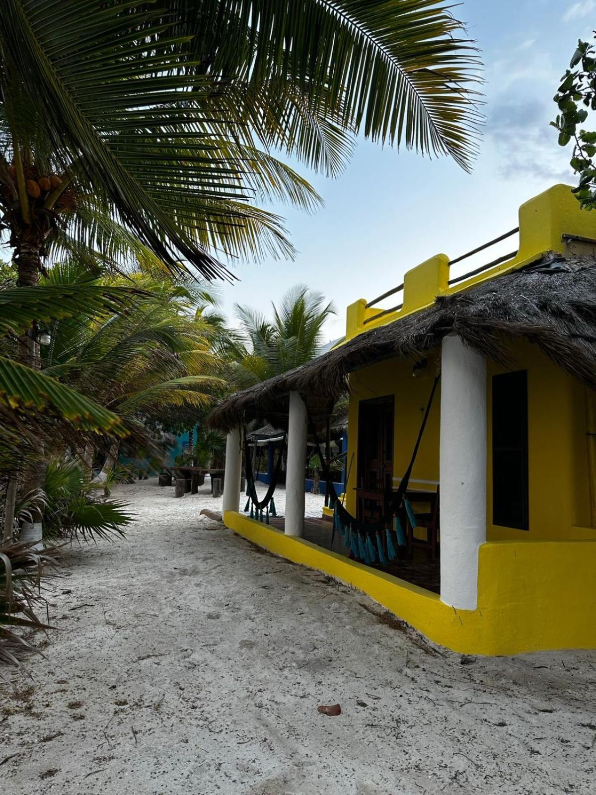 Ecological Hotel Maya Luna Mahahual Esterno foto
